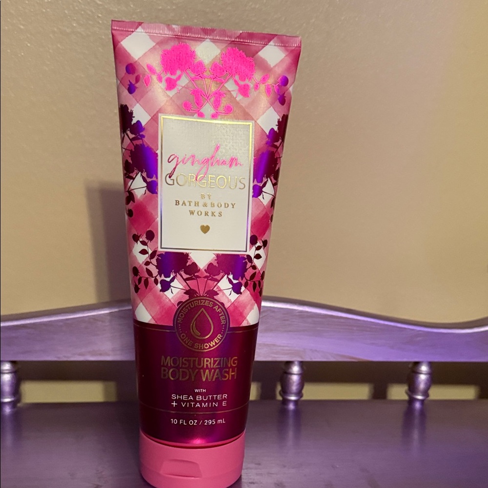 Bath & Body Works Gingham Gorgeous Moisturizing Body Wash - Pink and Purple